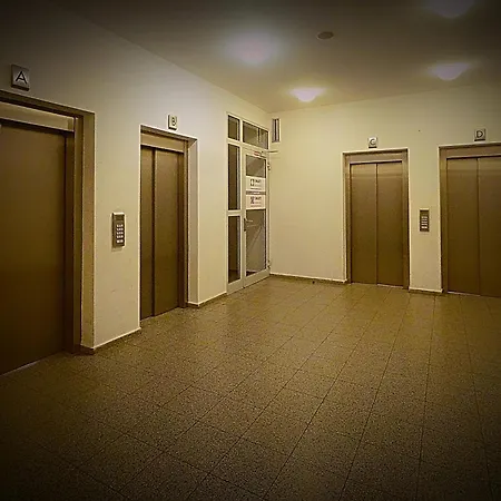 Dominant With Free Parking For Preregistered Drivers & Garage With Cctv 3* Pressburg