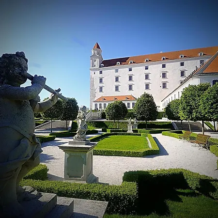 招待所 Dominant With Free Parking For Preregistered Drivers & Garage With Cctv