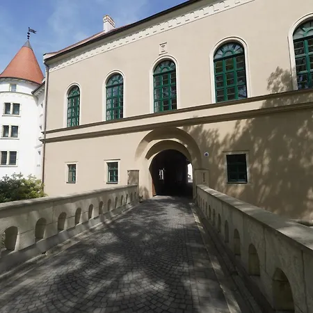 Hostel Dominant With Free Parking For Preregistered Drivers & Garage With Cctv