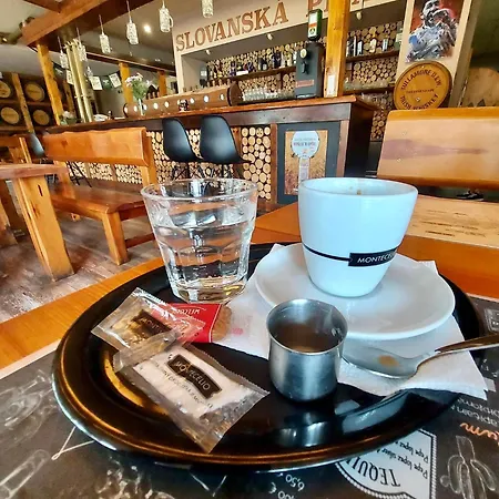 Hostel Dominant With Free Parking For Preregistered Drivers & Garage With Cctv Bratislava