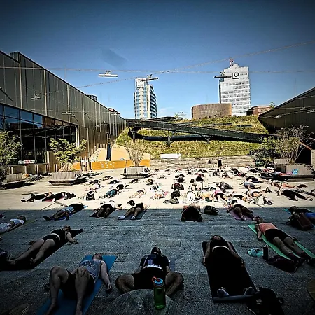 Dominant With Free Parking For Preregistered Drivers & Garage With Cctv 布拉迪斯拉发