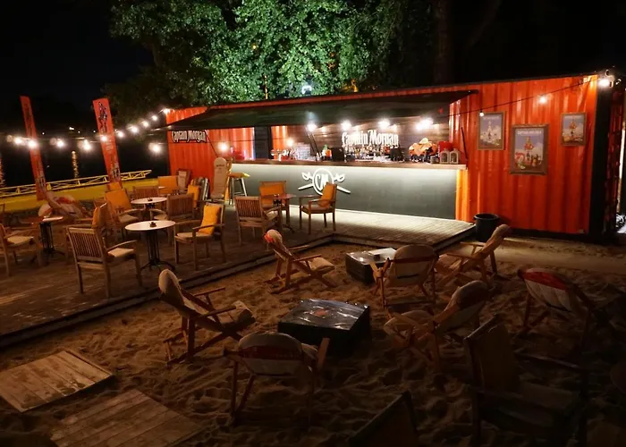 Dominant With Free Parking For Preregistered Drivers & Garage With Cctv Guest house 3*