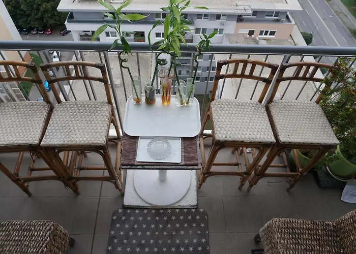 Dominant With Free Parking For Preregistered Drivers & Garage With Cctv 3* Bratislava