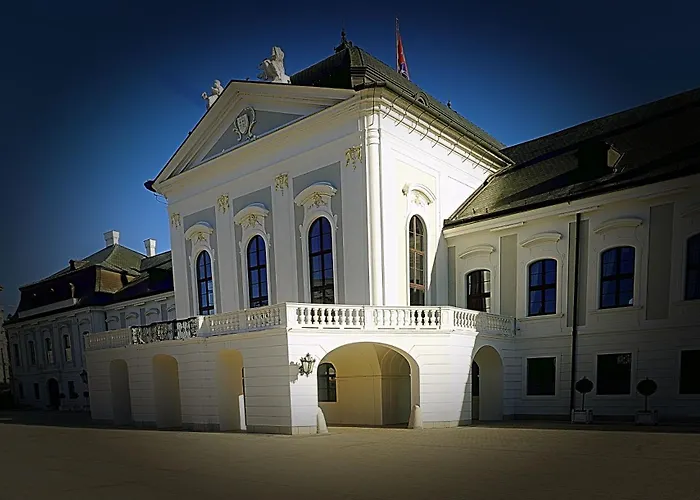 Dominant With Free Parking For Preregistered Drivers & Garage With Cctv Guest house Bratislava