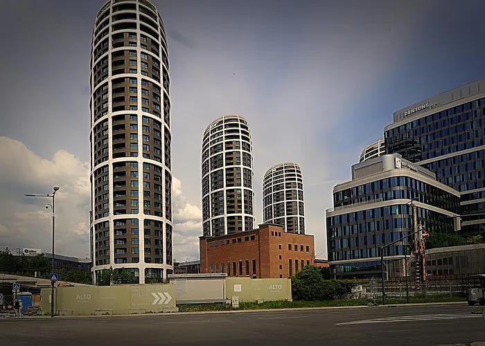 Dominant With Free Parking For Preregistered Drivers & Garage With Cctv