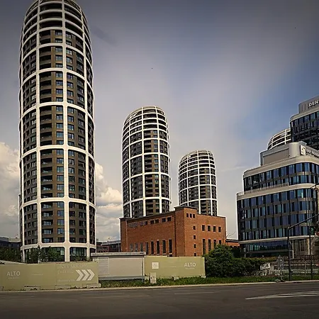 Dominant With Free Parking For Preregistered Drivers & Garage With Cctv