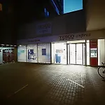 Dominant With Free Parking For Preregistered Drivers & Garage With Cctv Penzión pre hostí Bratislava